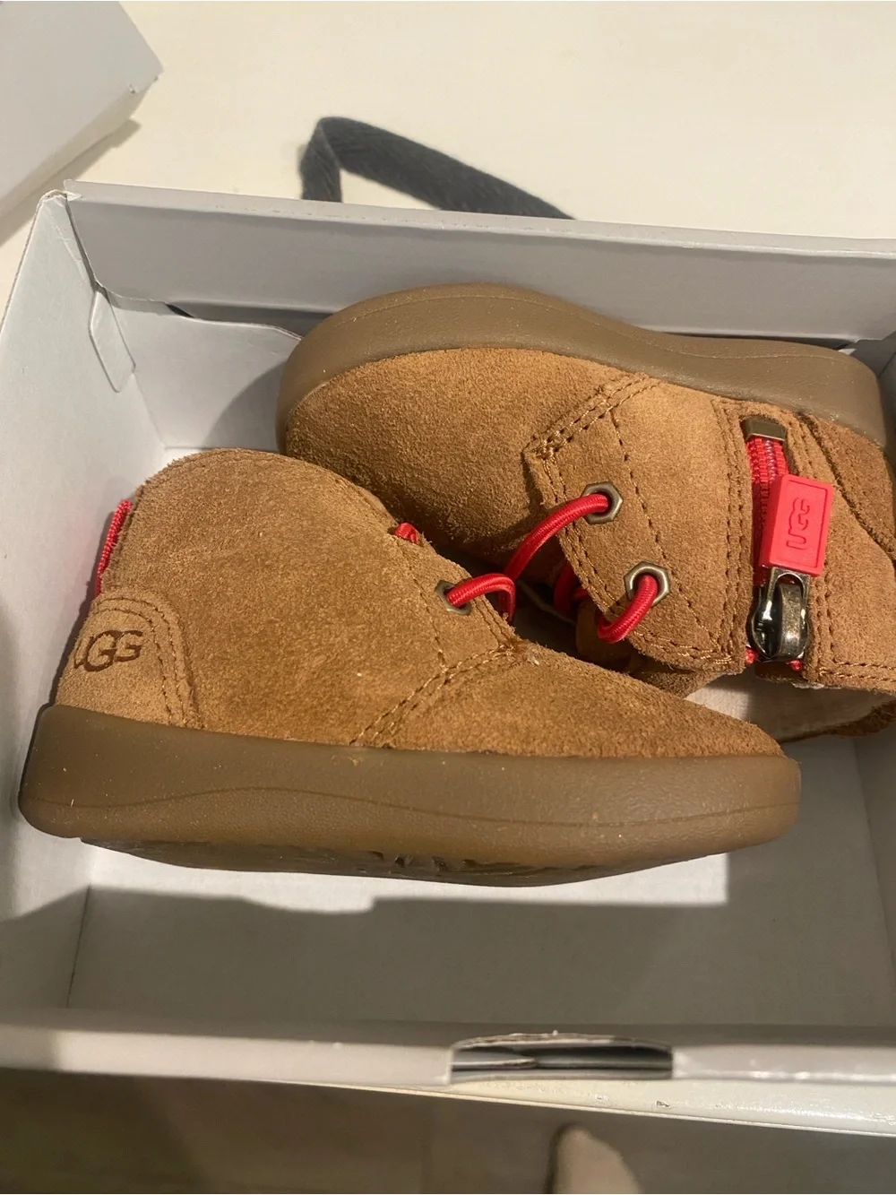 UGG infant Baby Chestnut Suede Lined Ankle Booties Red Lace New 6-12 months